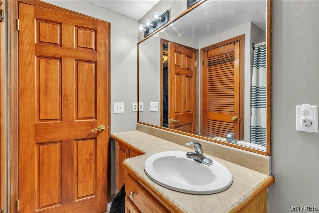 5458 Murphy Road Lockport Town, NY 14094 - Photo 17 of 43