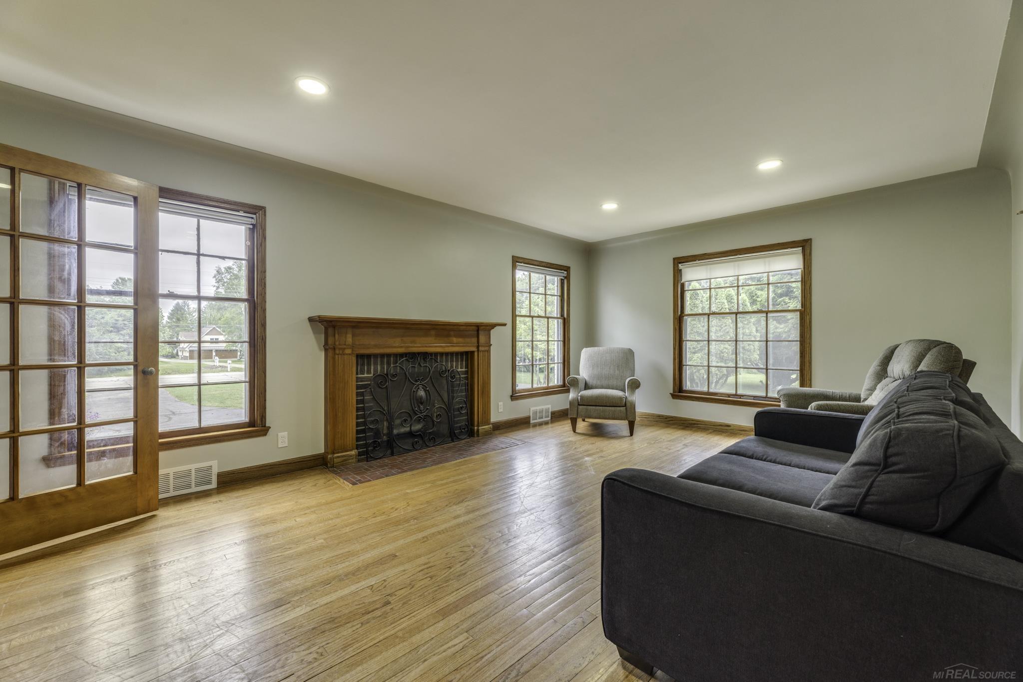 4484 Lakeshore Road Lexington, MI 48450 - Photo 8 of 93