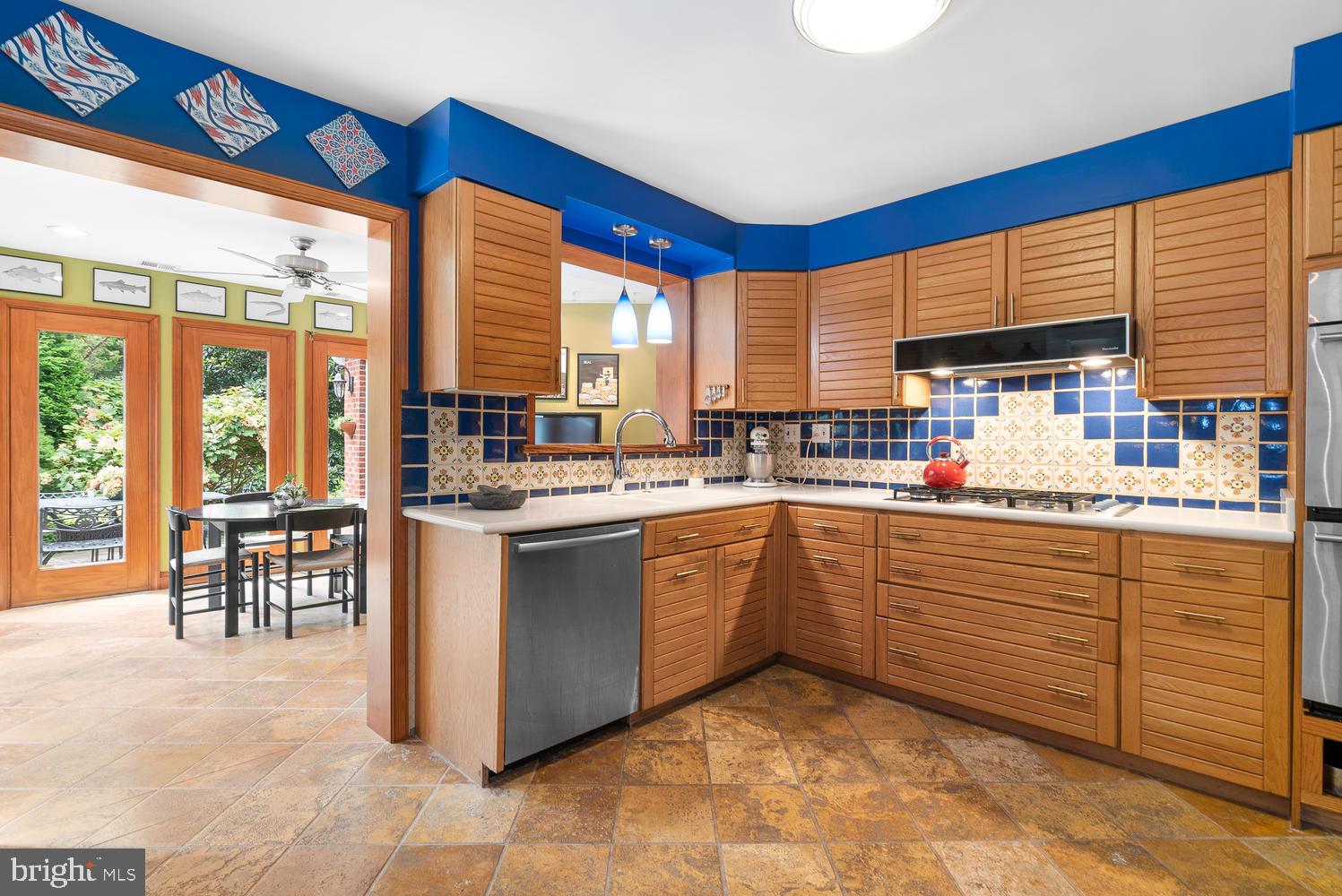 717 Milestone Drive Silver Spring, MD 20901 - Photo 10 of 52 Kitchen
