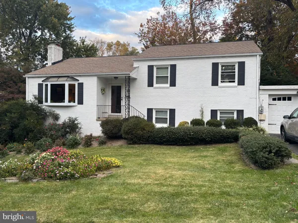 $1,325,000 | 3907 North Woodstock Street, Arlington, VA 22207