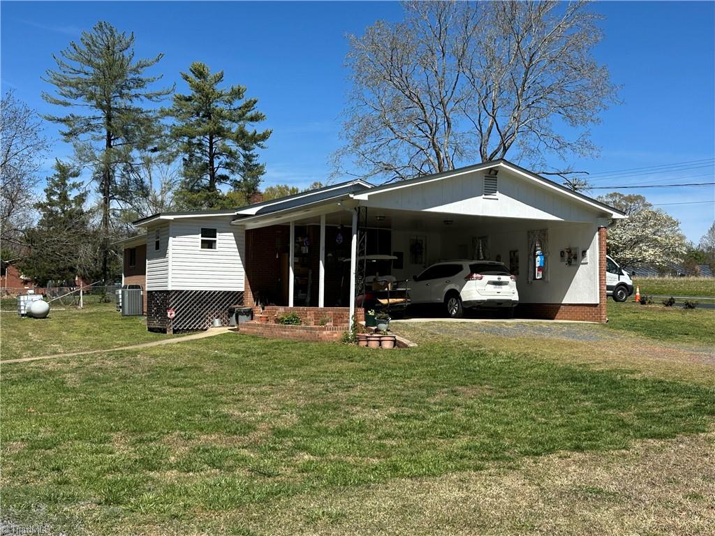 281 Spencer Meadow Road Asheboro, NC 27205 - Photo 5 of 38