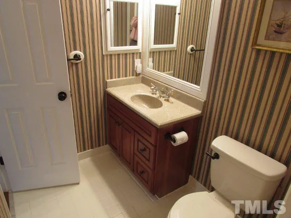 $1,695 | 1001 Brighthurst Drive, Unit 101, Raleigh, NC 27605