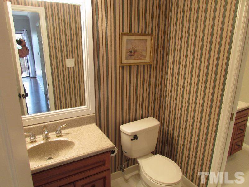 1001 Brighthurst Drive, Unit 101 Raleigh, NC 27605 - Photo 17 of 20 Photo #18