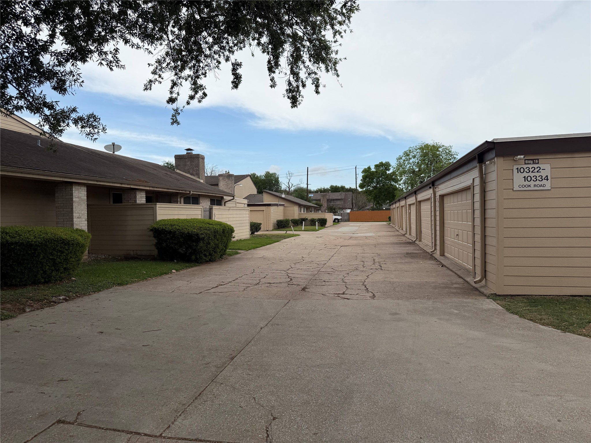 10362 Cook Road Houston, TX 77099 - Photo 14 of 16 a view of a terrace with sky view