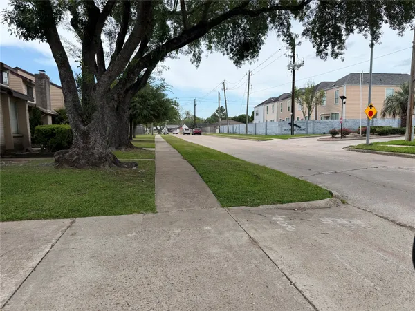 $1,500 | 10362 Cook Road, Houston, TX 77099