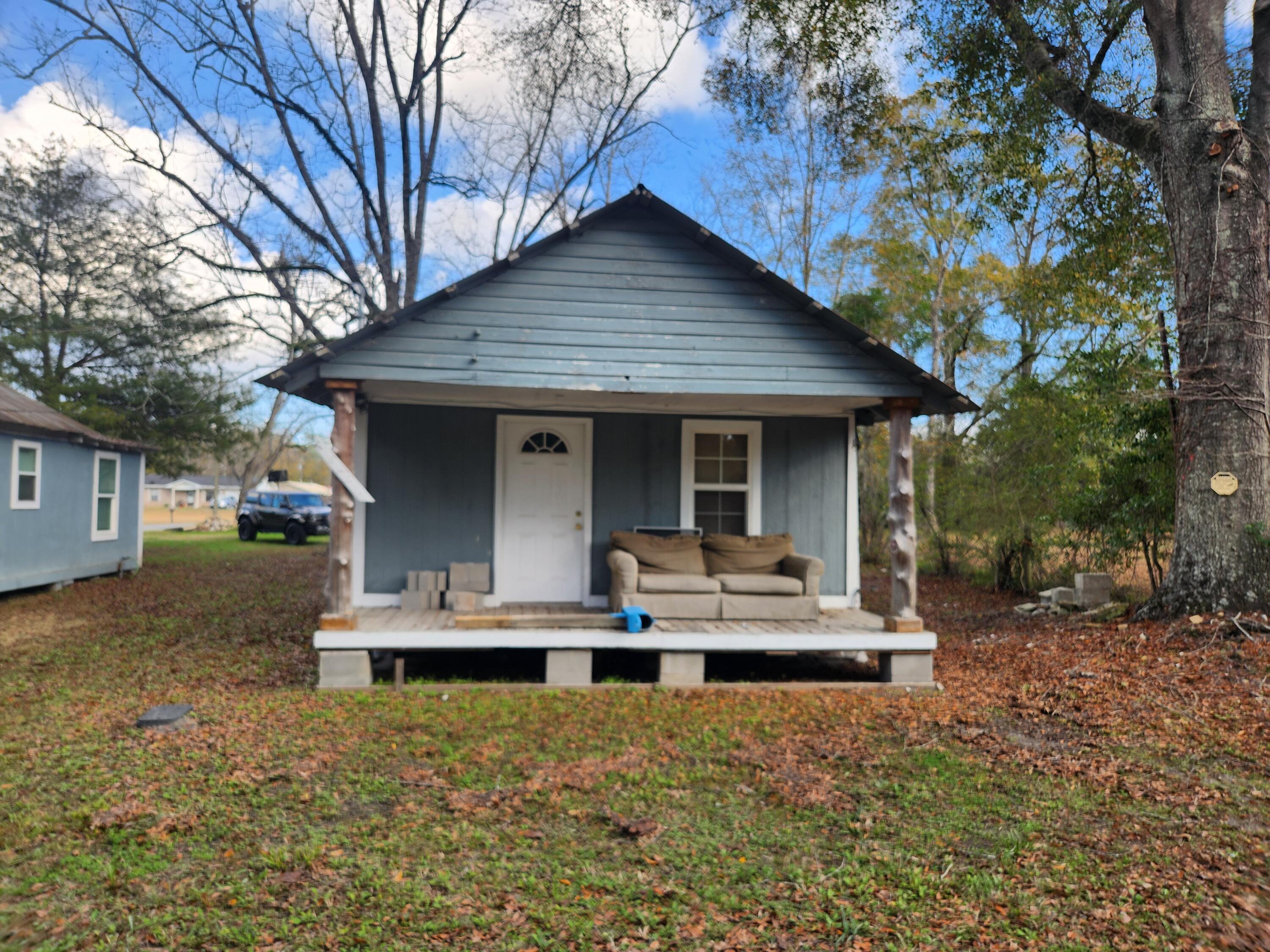 579 Main Street Chipley, FL 32428 - Photo 1 of 8 20241231_142936