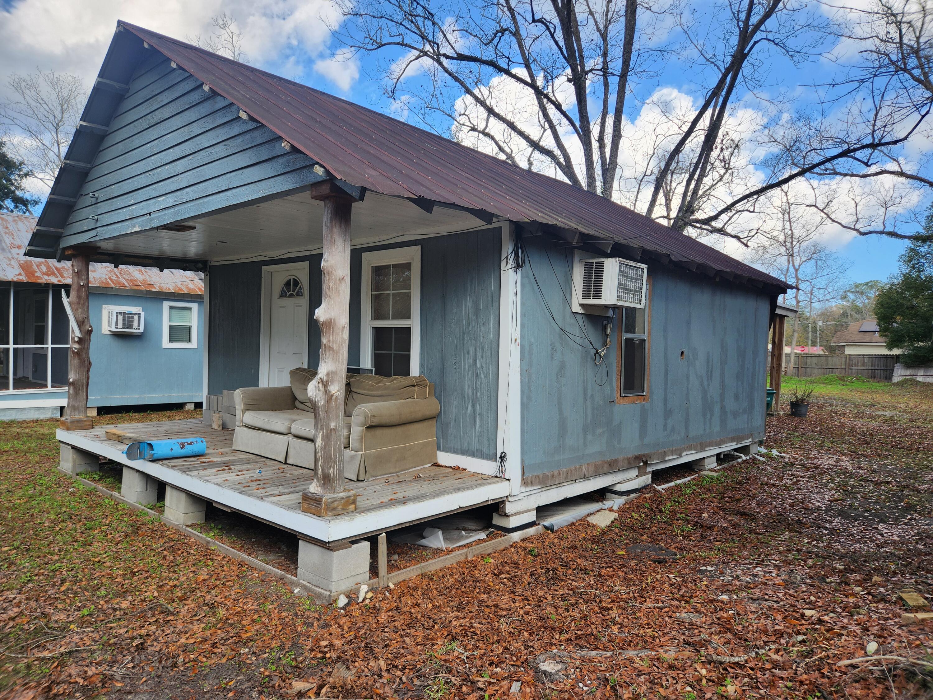 579 Main Street Chipley, FL 32428 - Photo 2 of 8 20241231_142953