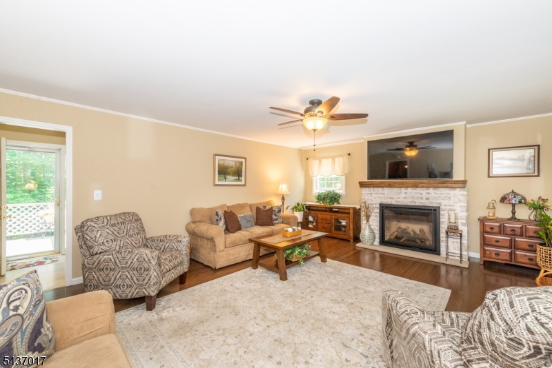 10 Brittany Road Succasunna, NJ 07876 - Photo 3 of 37