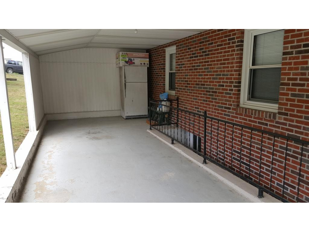 266 Emmett Road Bristol, TN 37620 - Photo 10 of 26 Carport