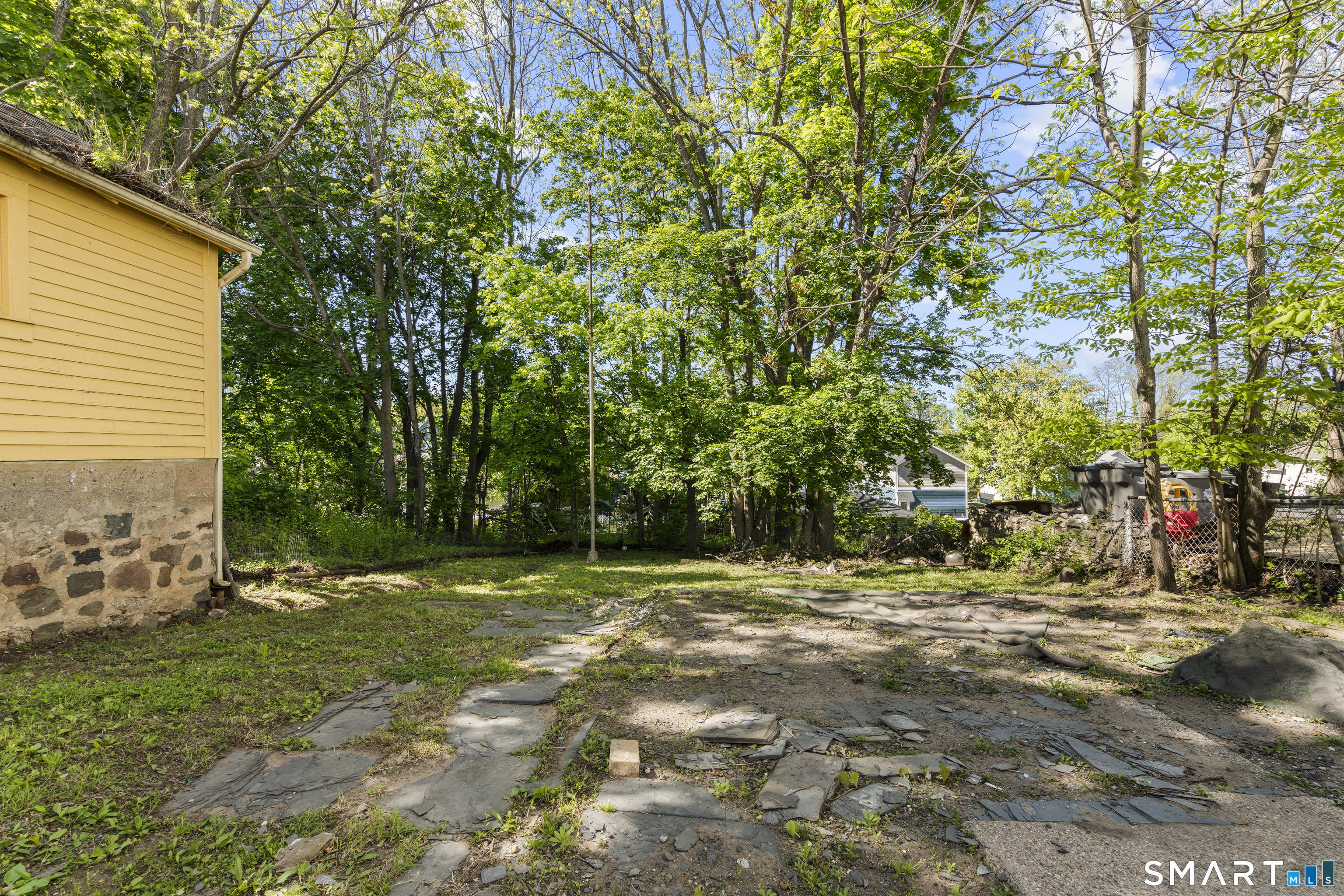 72 South St Extension Bristol, CT 06010 - Photo 5 of 27