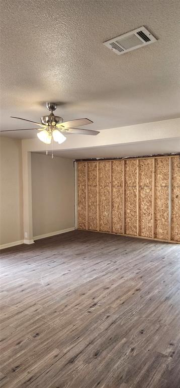 2016 Gavin Road Tool, TX 75143 - Photo 7 of 26 The living area has alot of potential, just needs some finish out.