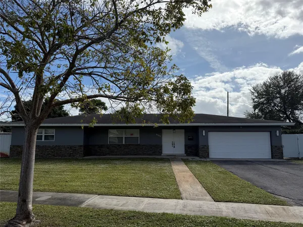 $499,000 | 4560 Northwest 6th Court, Plantation, FL 33317