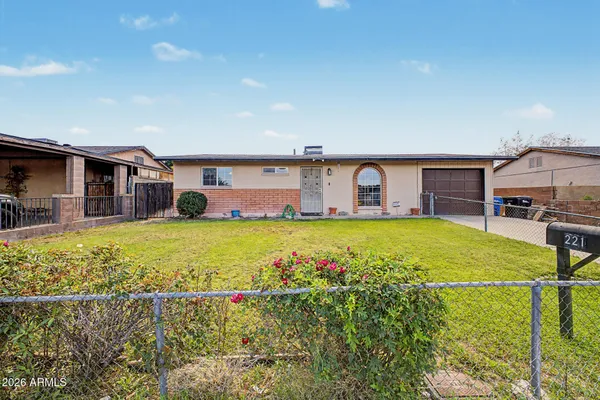 $300,000 | 221 West Winston Drive, Phoenix, AZ 85041