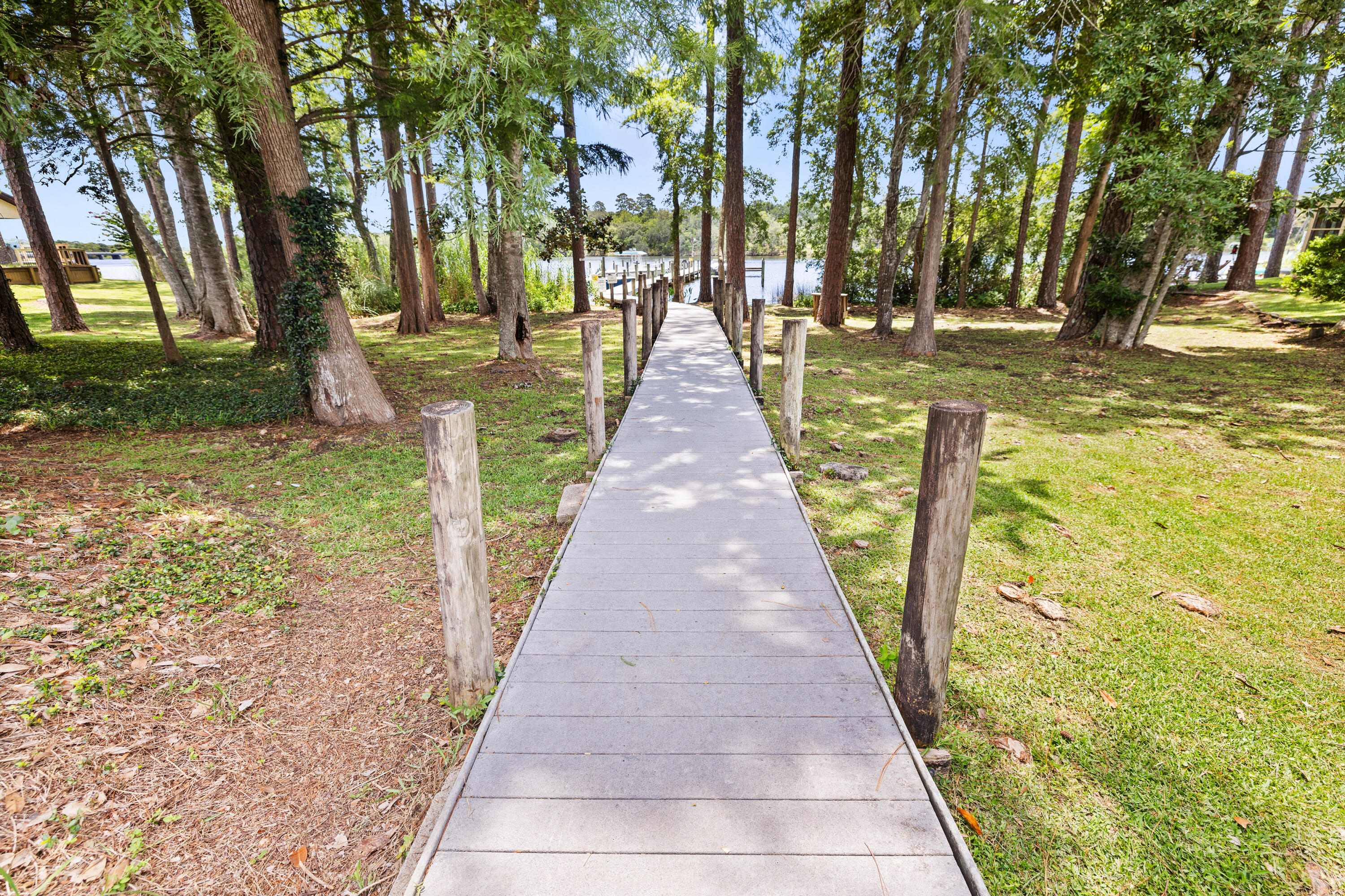 25 Hidden Cove Circle Valparaiso, FL 32580 - Photo 4 of 13 not sure