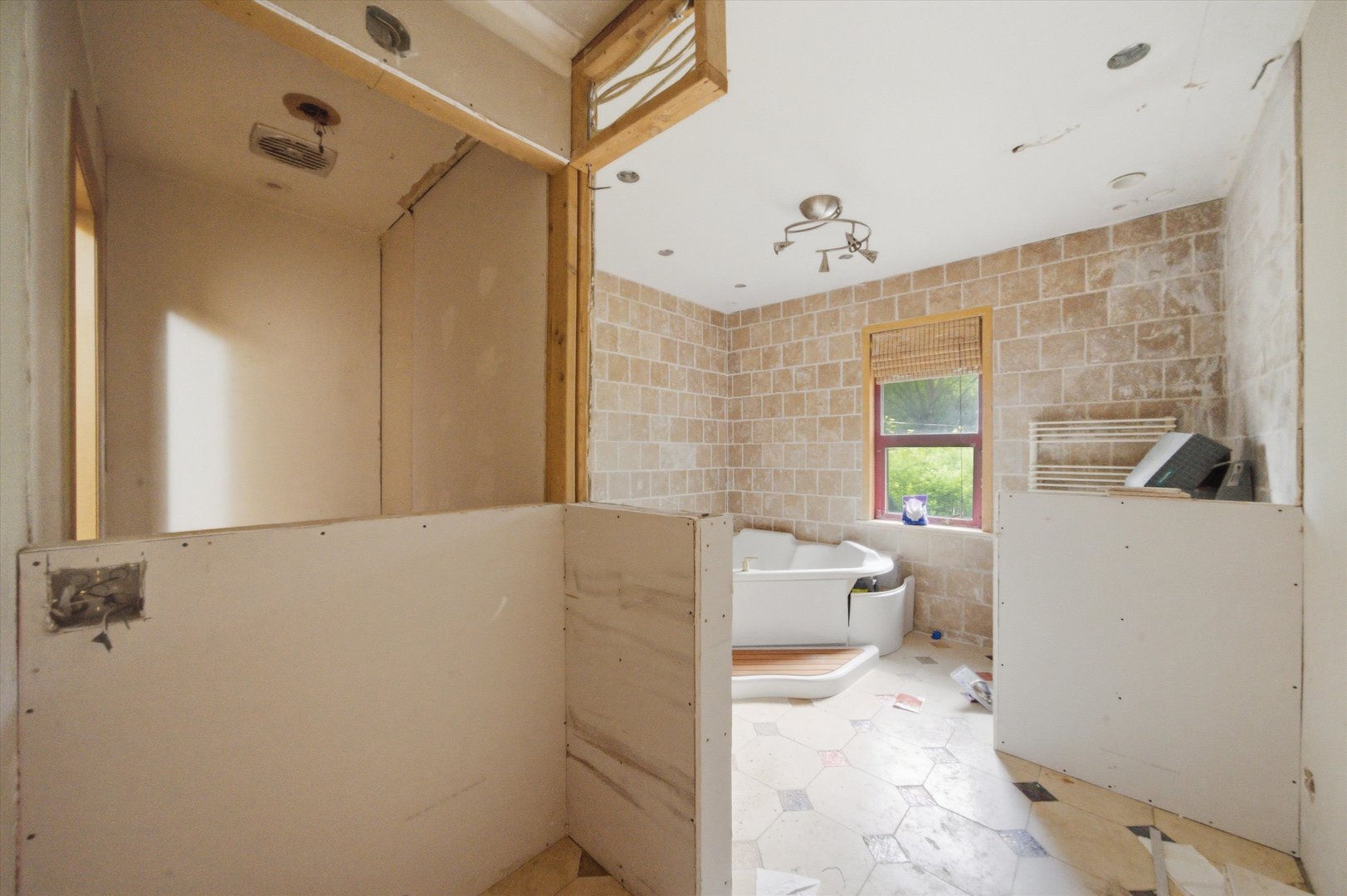 2215 Palatine Road Inverness, IL 60067 - Photo 7 of 18