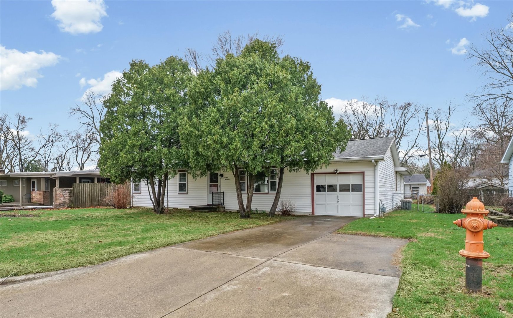 1419 Cambridge Drive Champaign, IL 61821 - Photo 3 of 29