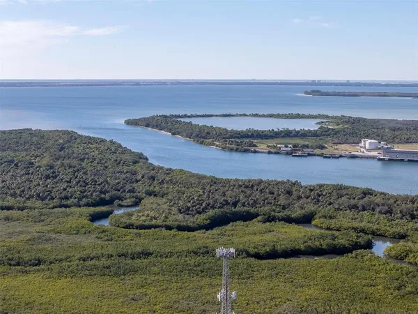 $275,000 | 10007 South 41st Highway, Gibsonton, FL 33534