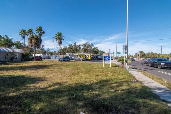 $275,000 | 10007 South 41st Highway, Gibsonton, FL 33534