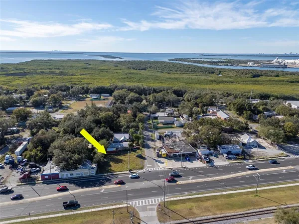 $275,000 | 10007 South 41st Highway, Gibsonton, FL 33534