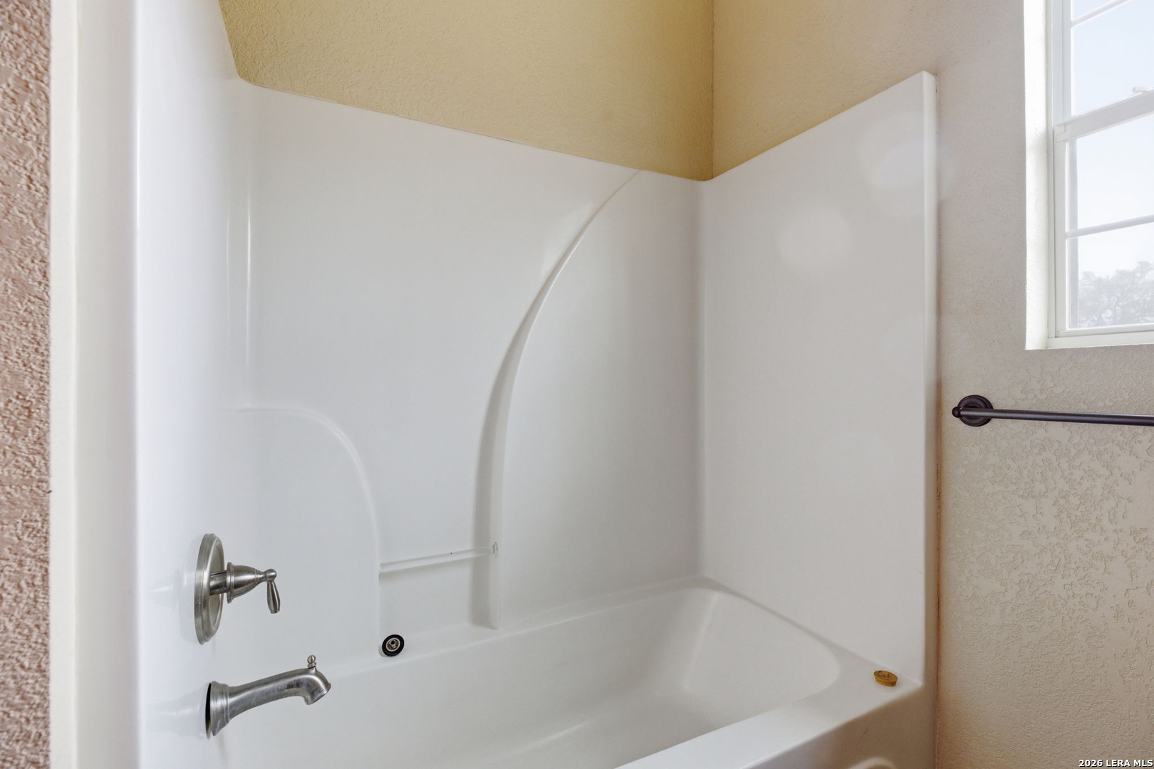 414 Harl Street Pleasanton, TX 78064 - Photo 11 of 14