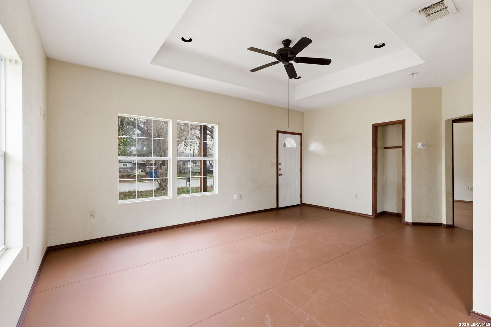 414 Harl Street Pleasanton, TX 78064 - Photo 3 of 14