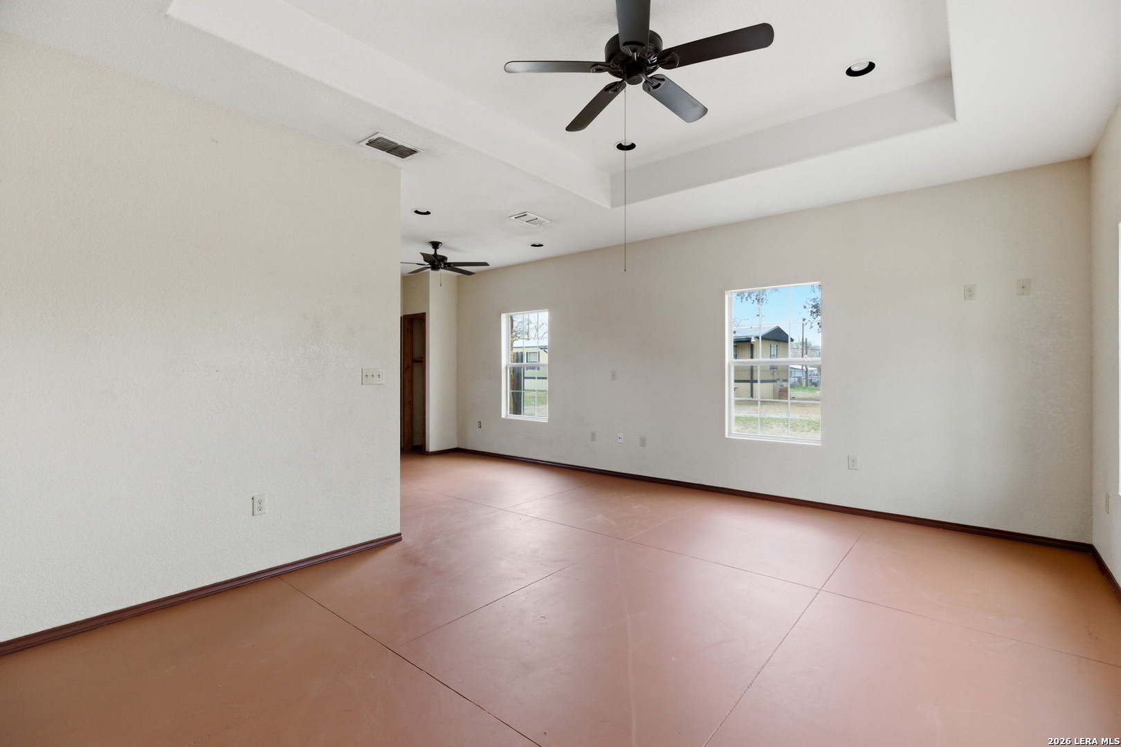 414 Harl Street Pleasanton, TX 78064 - Photo 4 of 14