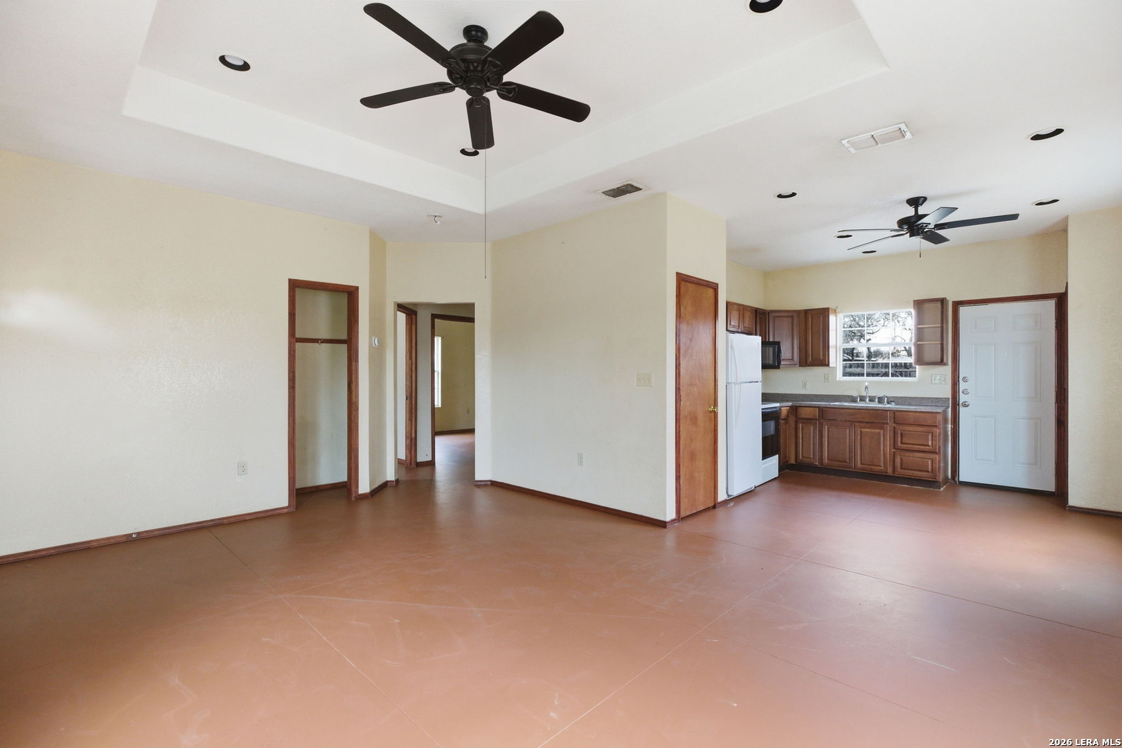 414 Harl Street Pleasanton, TX 78064 - Photo 5 of 14
