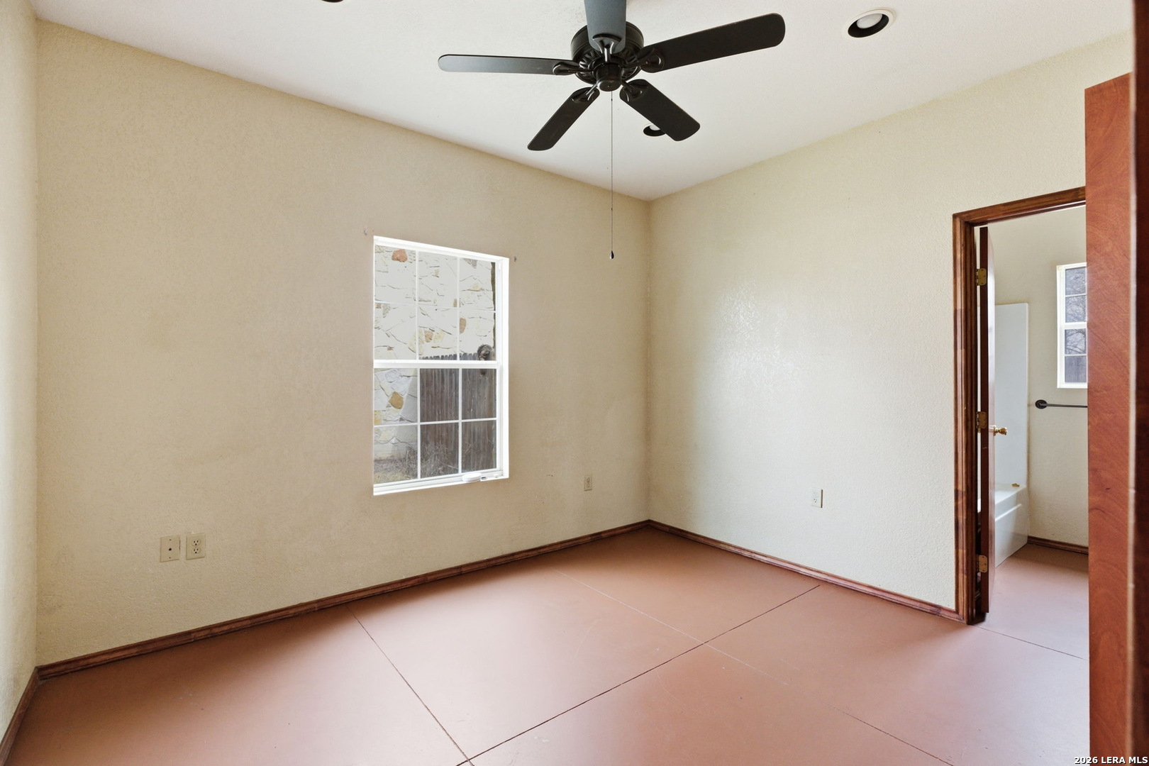 414 Harl Street Pleasanton, TX 78064 - Photo 8 of 14