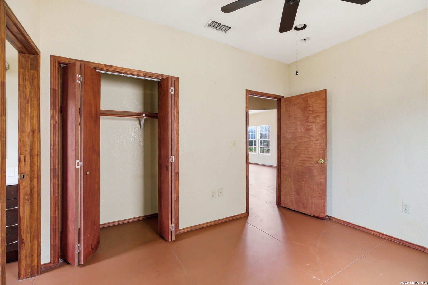 414 Harl Street Pleasanton, TX 78064 - Photo 9 of 14