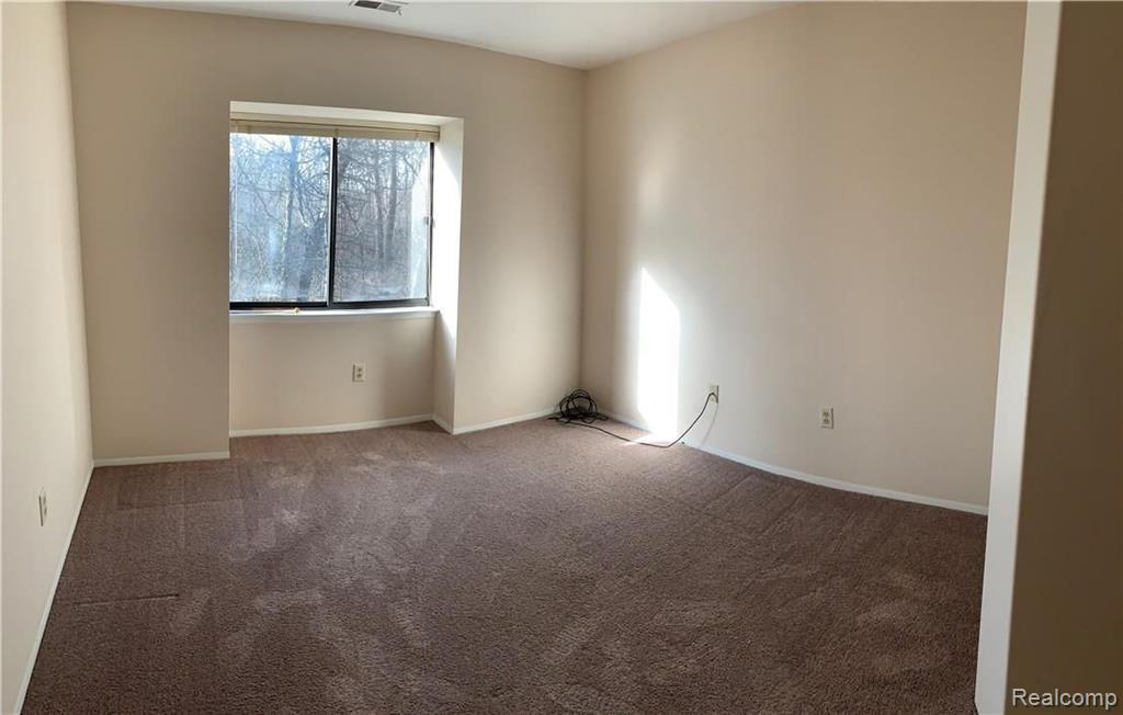 24066 Middlebelt Road, Unit 40 Farmington Hills, MI 48336 - Photo 13 of 17
