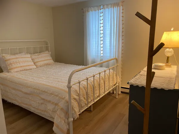 $1,995 | 168 Fleet Street, Unit C, Portsmouth, NH 03801