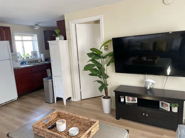 $1,995 | 168 Fleet Street, Unit C, Portsmouth, NH 03801
