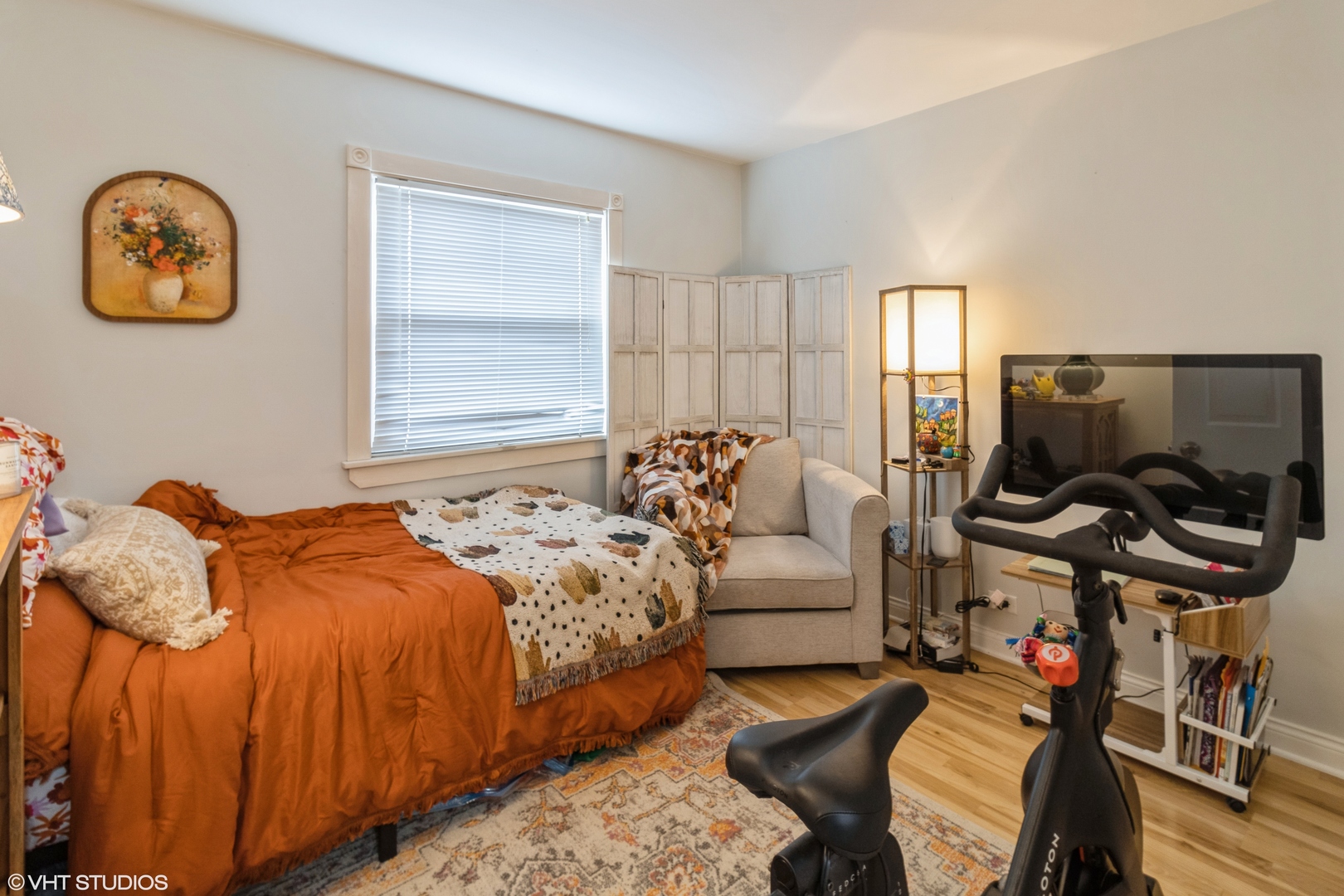 3335 Kirchoff Road, Unit 4K Rolling Meadows, IL 60008 - Photo 9 of 9 a bedroom with bed and a window