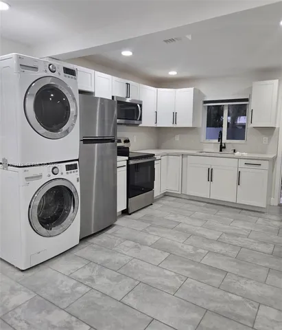 $2,800 | 4425 Southwest 21st Street, Unit 1, West Park, FL 33023