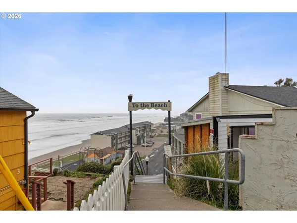 $325,000 | 3521 Southwest Anchor Avenue, Unit 2, Lincoln City, OR 97367