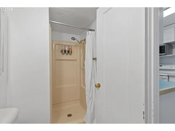 a picture of a bathroom