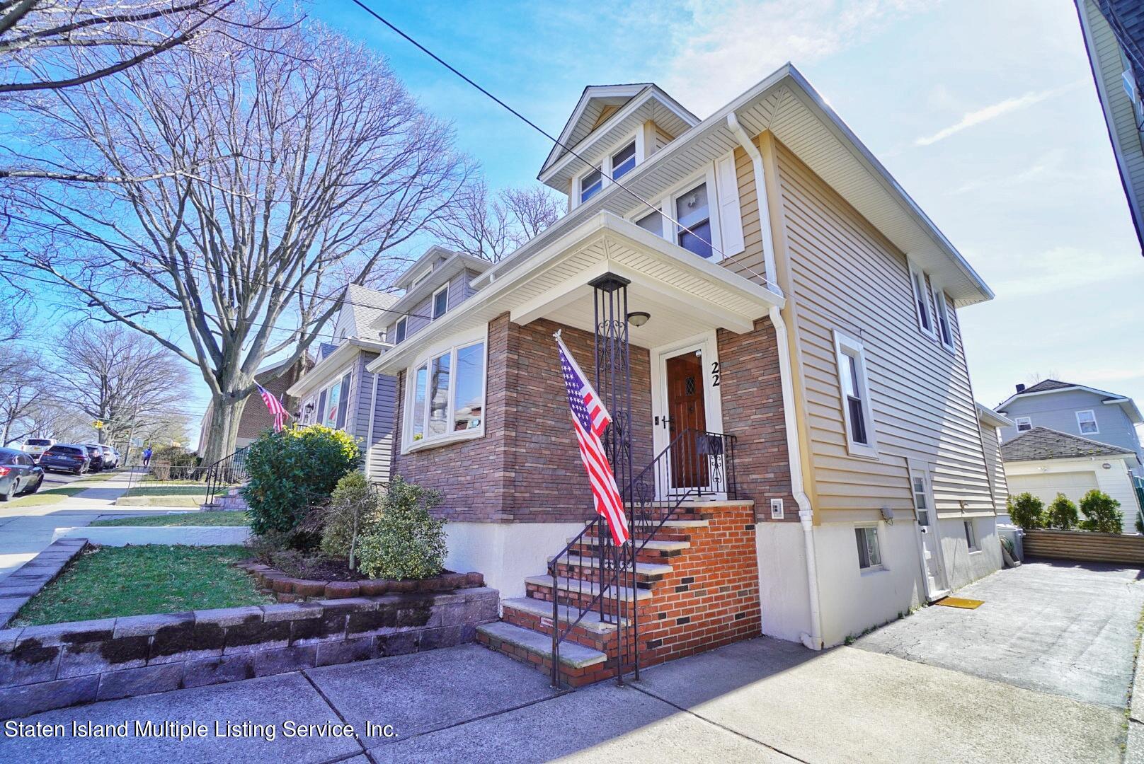 22 Maine Avenue Staten Island, NY 10314 - Photo 4 of 60 Photo Mar 03, 11 36 39 AM