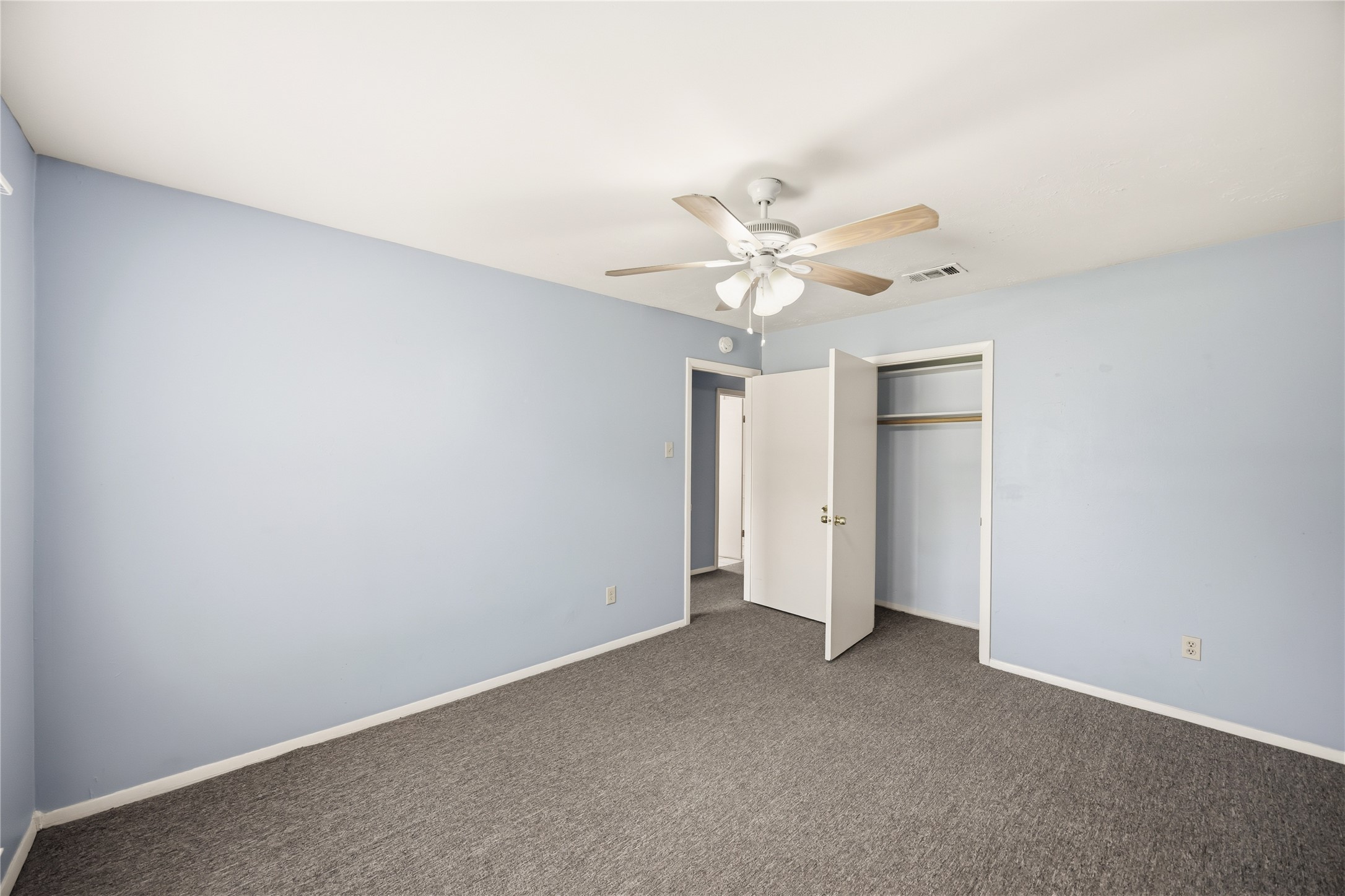 2907 West Greens Road Houston, TX 77067 - Photo 23 of 29 Bedroom 3