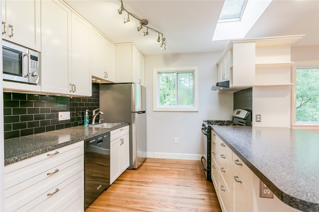 104 Wellington Drive Henrietta, NY 14623 - Photo 11 of 36