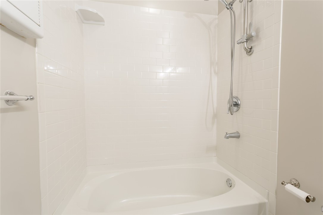 104 Wellington Drive Henrietta, NY 14623 - Photo 15 of 36