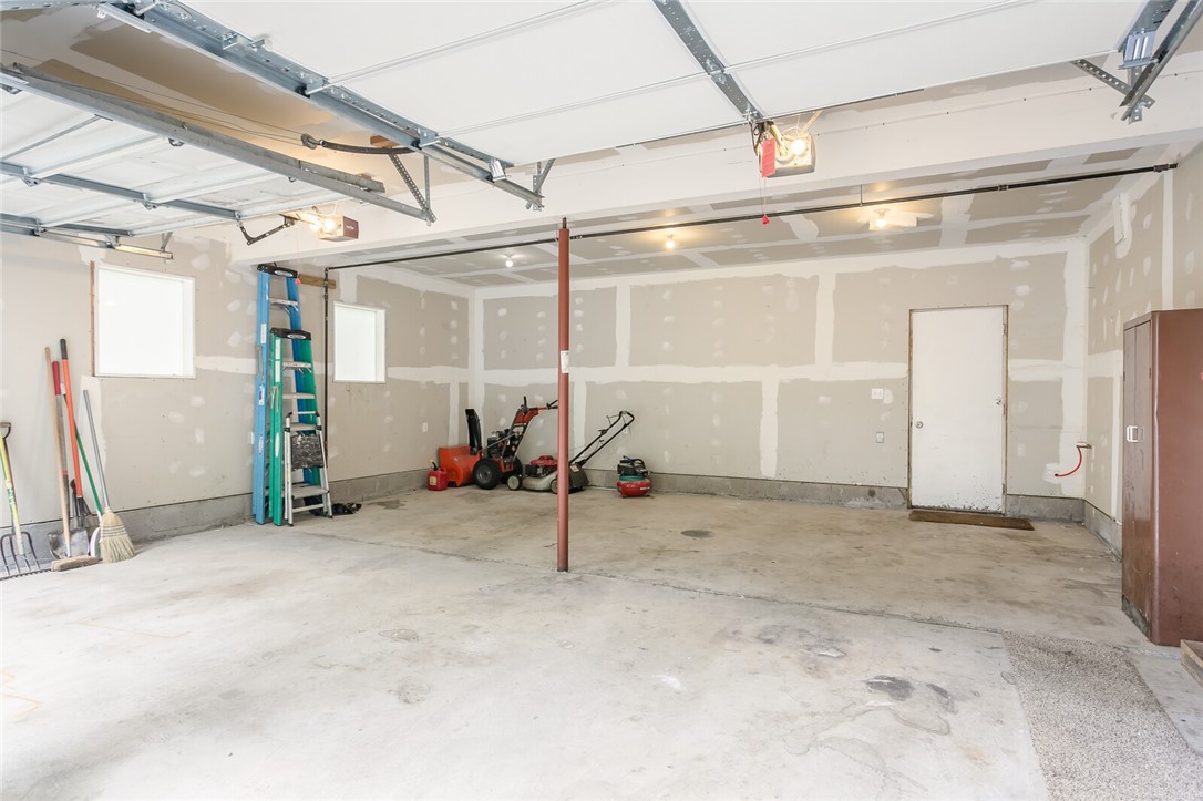 104 Wellington Drive Henrietta, NY 14623 - Photo 31 of 36