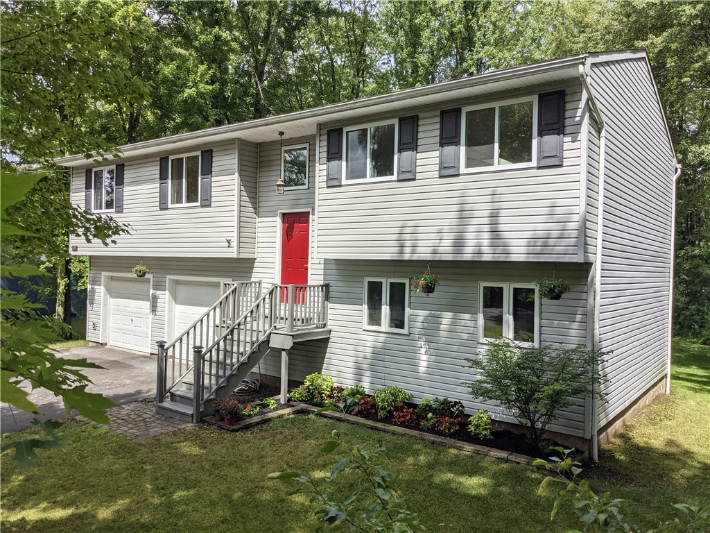 104 Wellington Drive Henrietta, NY 14623 - Photo 4 of 36