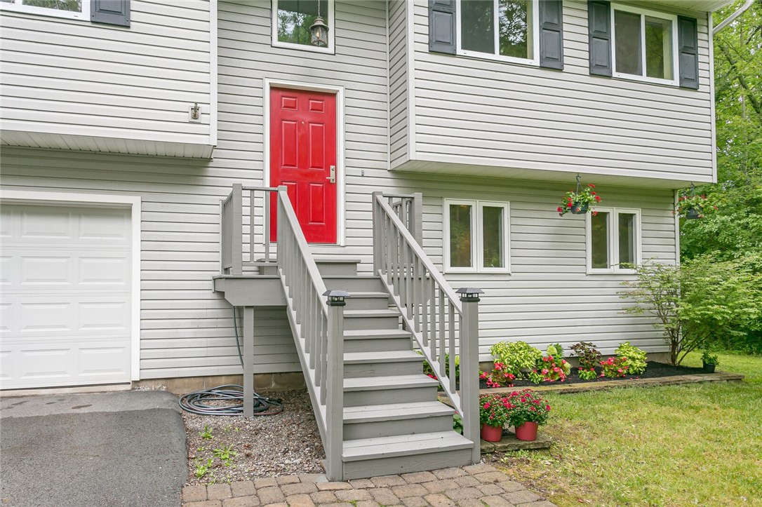 104 Wellington Drive Henrietta, NY 14623 - Photo 5 of 36