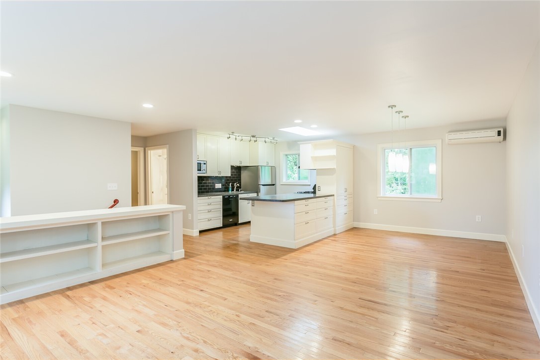 104 Wellington Drive Henrietta, NY 14623 - Photo 6 of 36