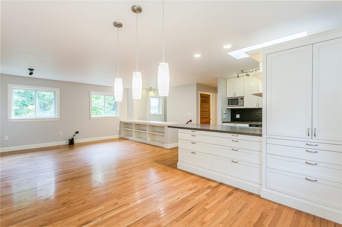 104 Wellington Drive Henrietta, NY 14623 - Photo 8 of 36