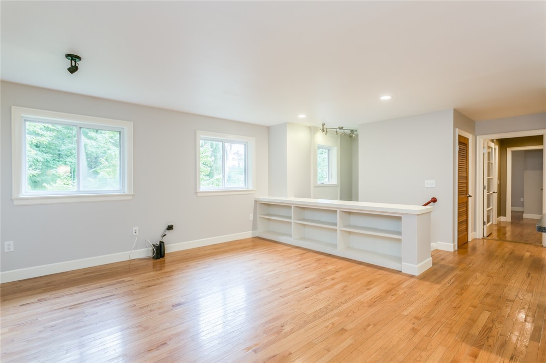 104 Wellington Drive Henrietta, NY 14623 - Photo 9 of 36