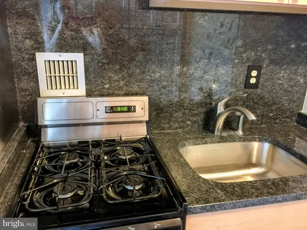 $1,600 | 1011 Arlington Boulevard, Unit 438, Arlington, VA 22209