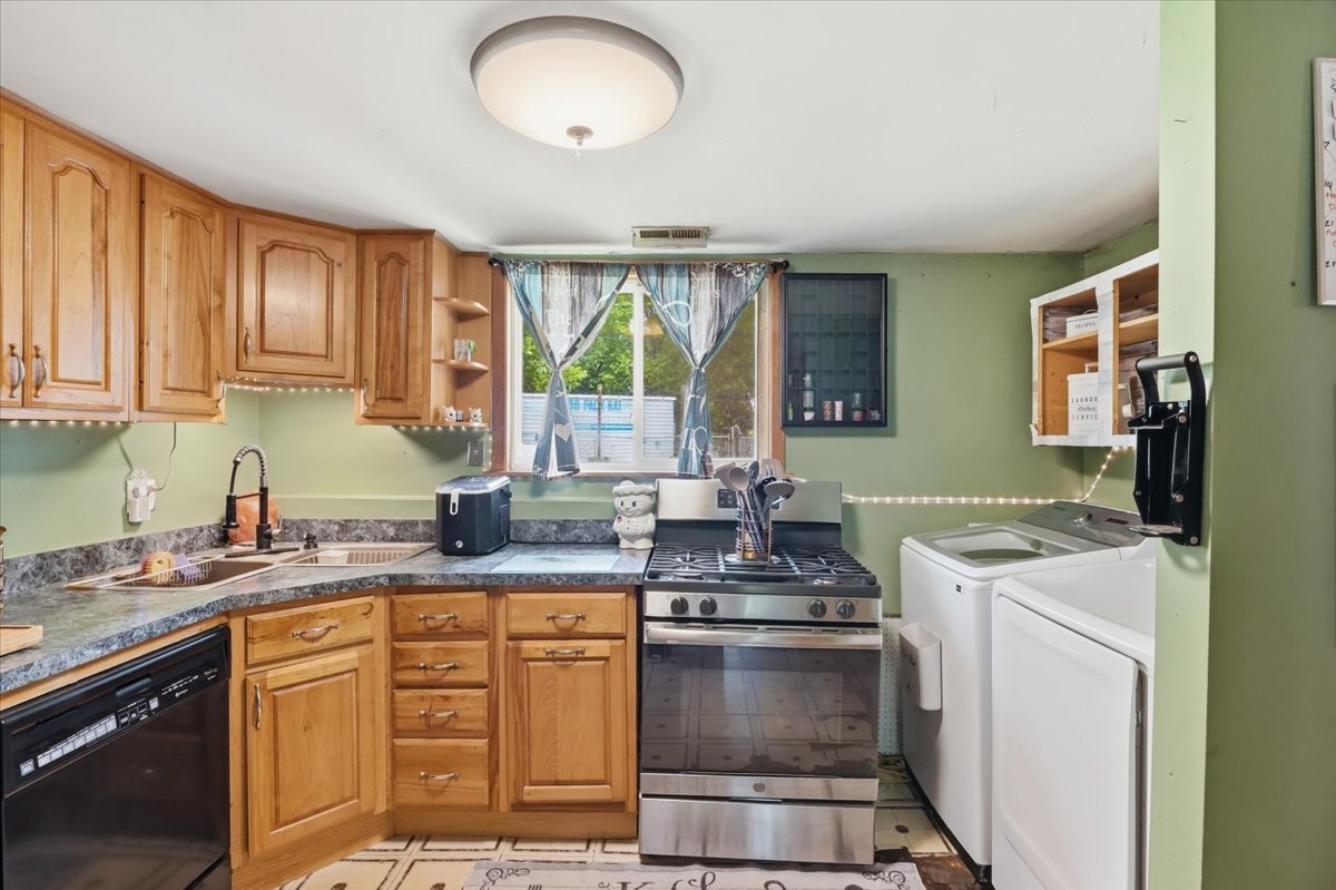 28616 West Benjamin Avenue Spring Grove, IL 60081 - Photo 7 of 22