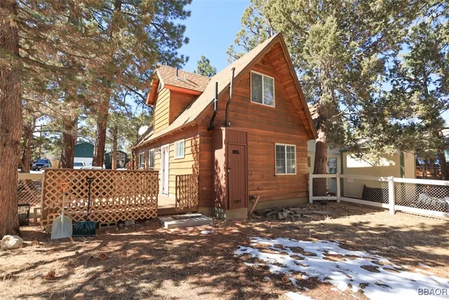 $325,000 | 631 Los Angeles Avenue, Sugarloaf, CA 92386