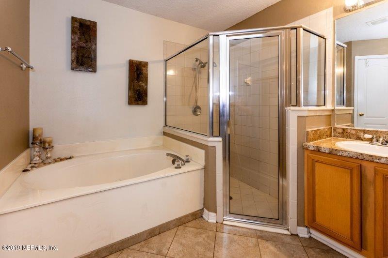 10228 Rising Mist Lane Jacksonville, FL 32221 - Photo 19 of 31 Garden Bath & Shower